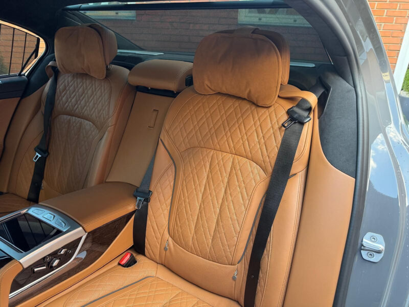 BMW řady 7 750i xDrive M Paket V8