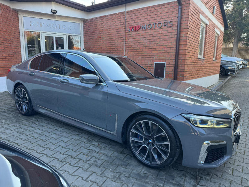 BMW řady 7 750i xDrive M Paket V8
