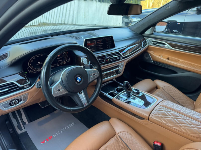 BMW řady 7 750i xDrive M Paket V8