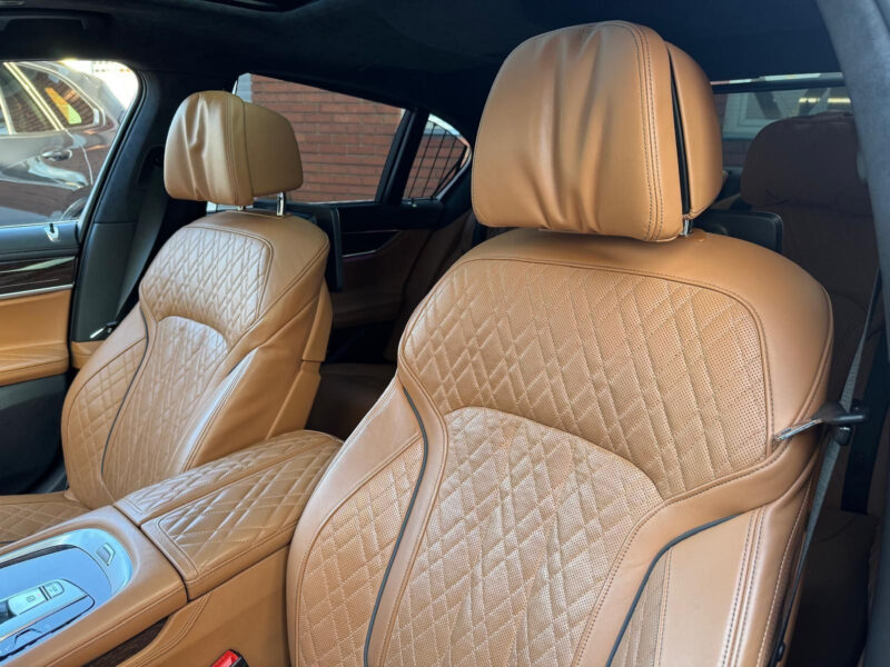 BMW řady 7 750i xDrive M Paket V8