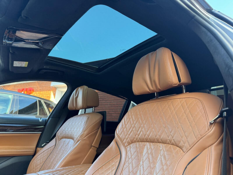 BMW řady 7 750i xDrive M Paket V8