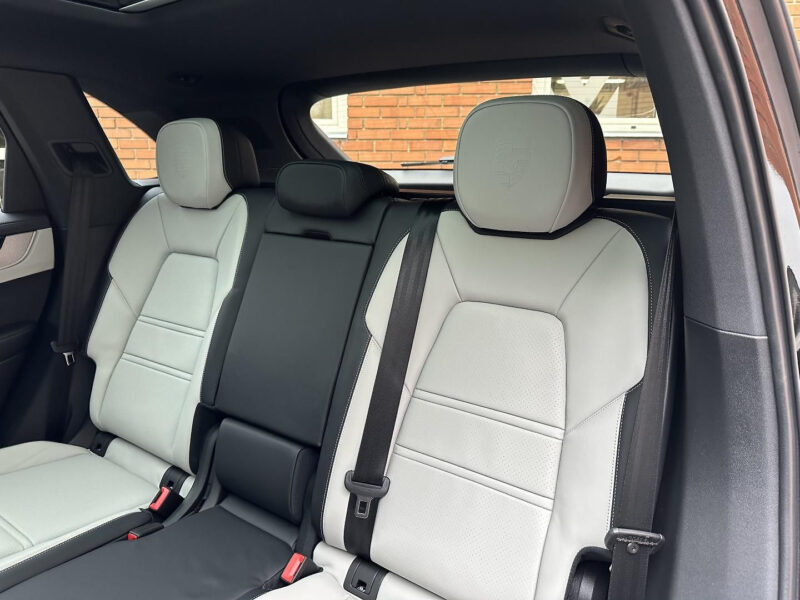 Porsche Cayenne V6