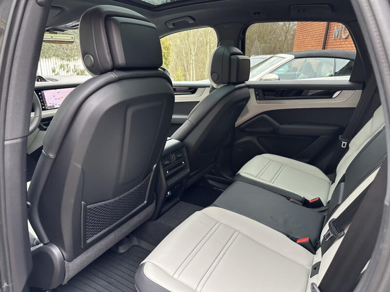 Porsche Cayenne V6
