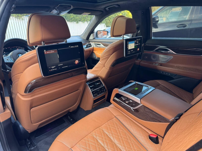 BMW řady 7 750i xDrive M Paket V8