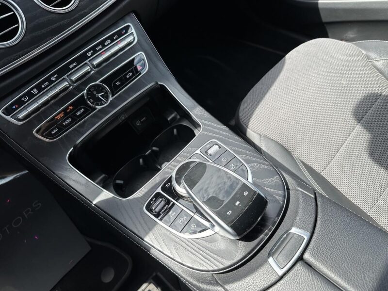 Mercedes-Benz E 200 AMG 4MATIC