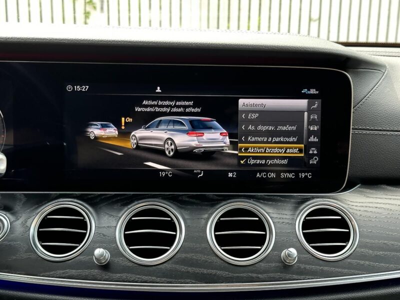 Mercedes-Benz E 200 AMG 4MATIC