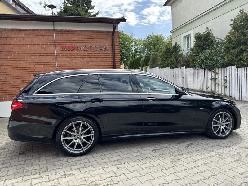 Mercedes-Benz E 200 AMG 4MATIC