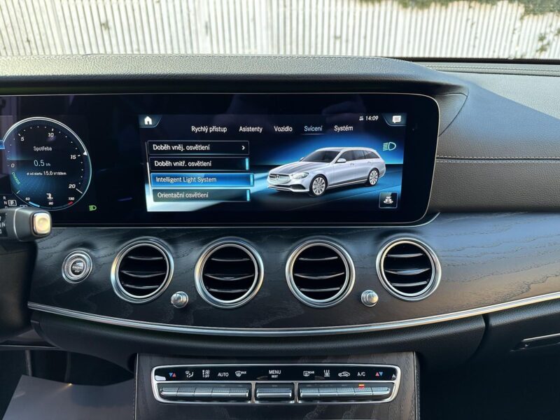 Mercedes-Benz E 220 d 4MATIC AMG
