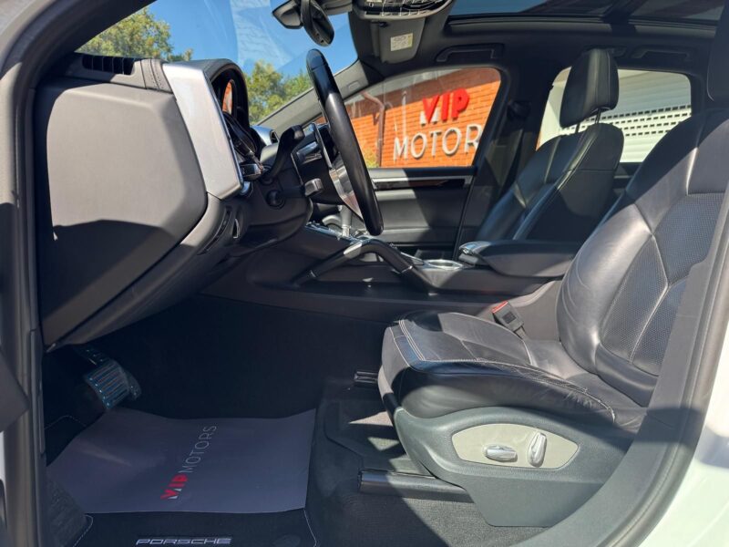 Porsche Cayenne 4.2 TDI V8 Facelift