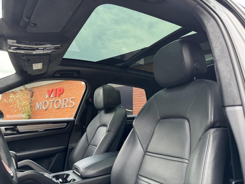 Porsche Cayenne Turbo (404 kW)