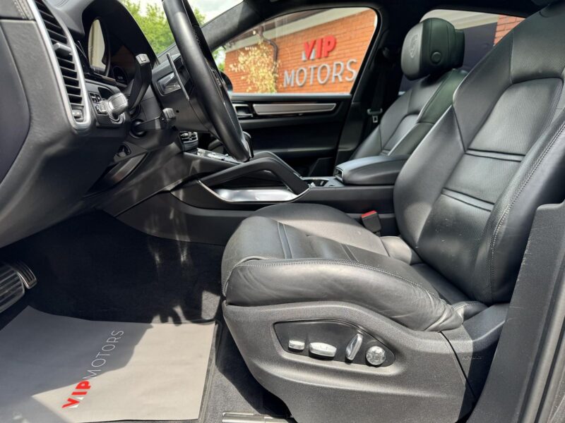 Porsche Cayenne Turbo (404 kW)