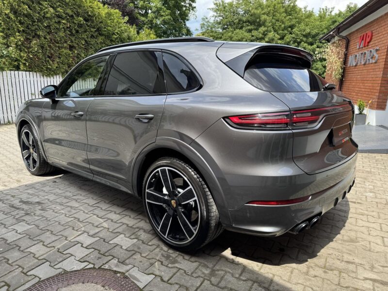 Porsche Cayenne Turbo (404 kW)