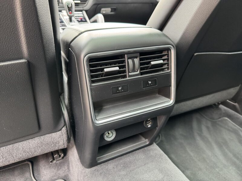 Porsche Cayenne Turbo (404 kW)