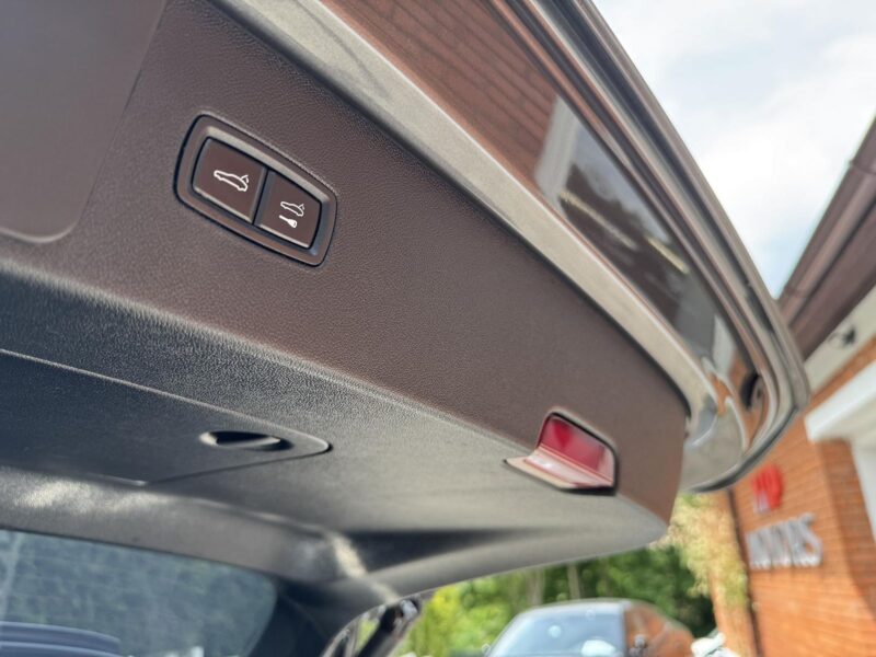Porsche Cayenne Turbo (404 kW)