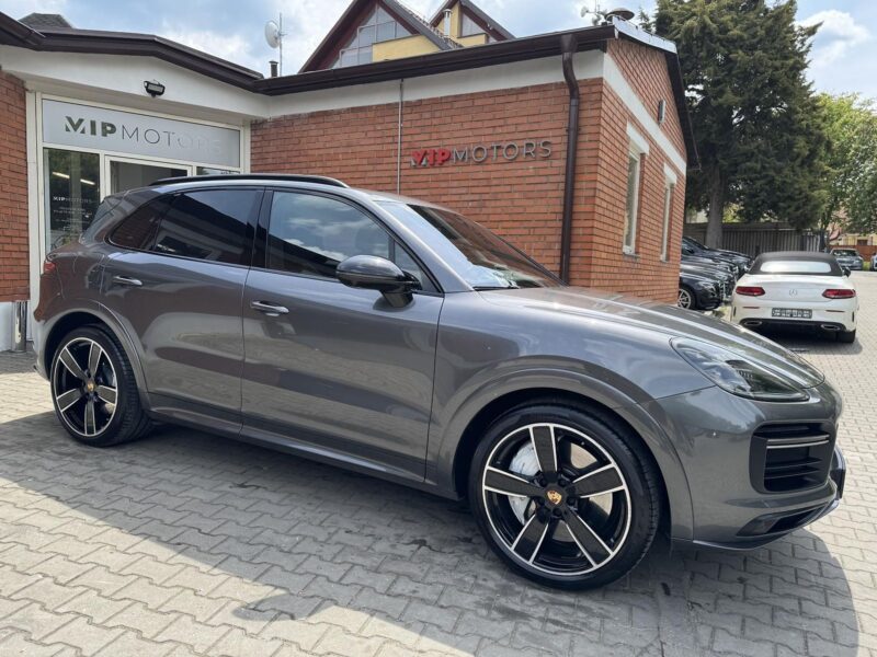 Porsche Cayenne Turbo (404 kW)