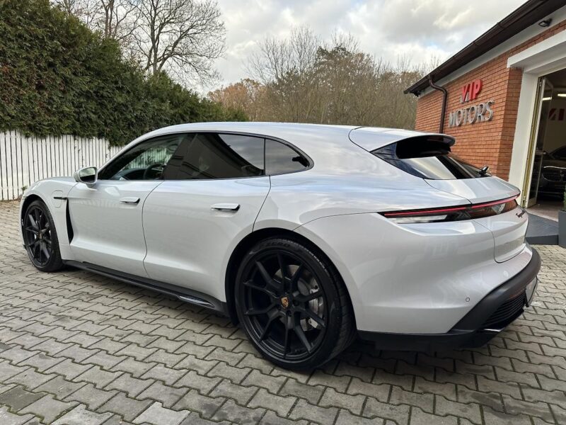 Porsche Taycan GTS Sport Turismo