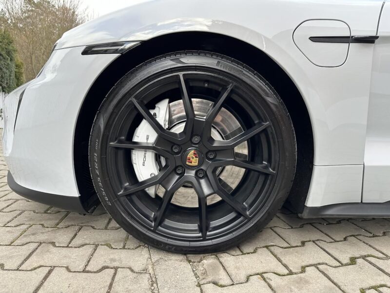 Porsche Taycan GTS Sport Turismo