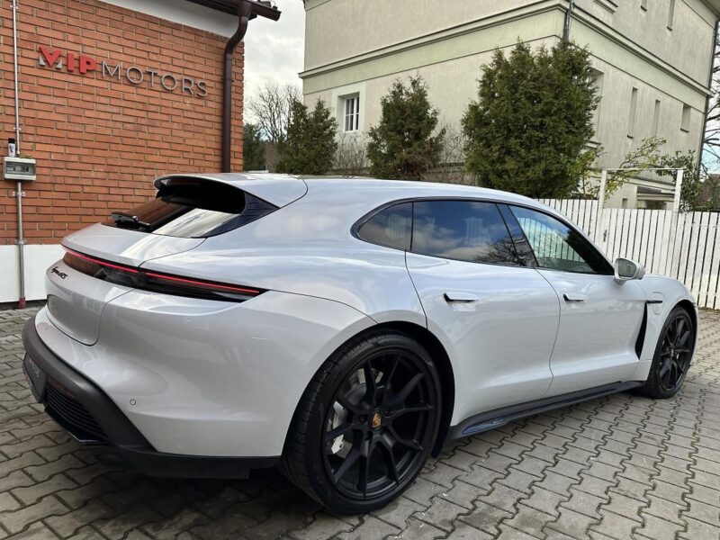 Porsche Taycan GTS Sport Turismo