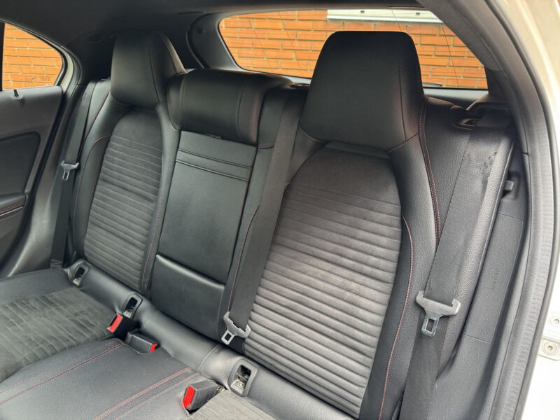 Mercedes-Benz A 220 d 4MATIC AMG