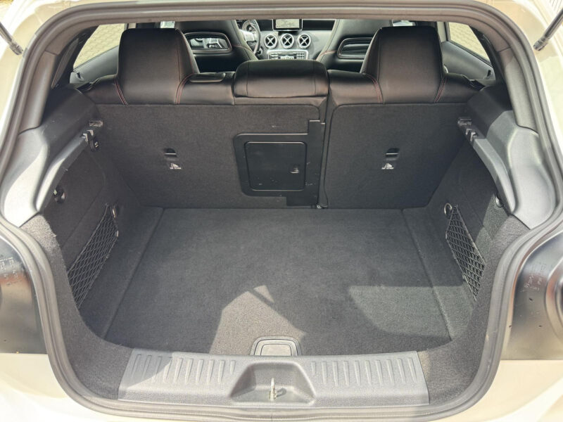 Mercedes-Benz A 220 d 4MATIC AMG