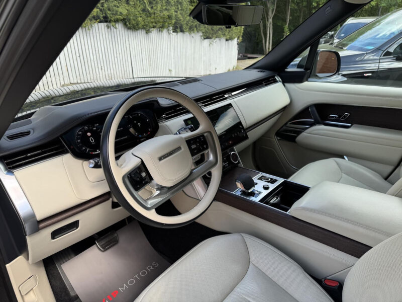Land Rover Range Rover D300 Autobiography