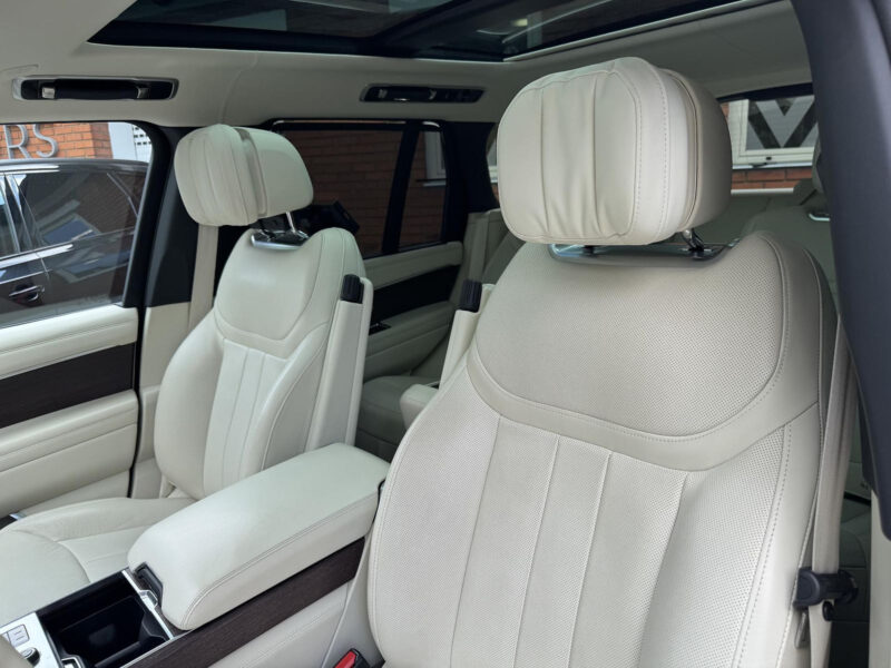 Land Rover Range Rover D300 Autobiography