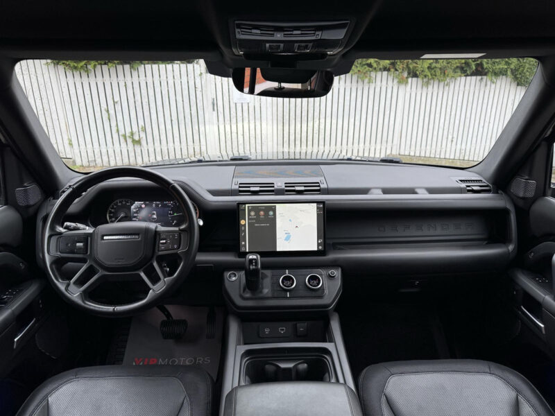 Land Rover Defender D300 R-Dynamic