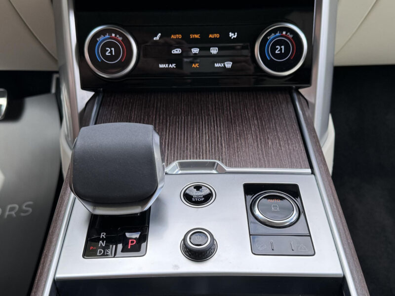 Land Rover Range Rover D300 Autobiography