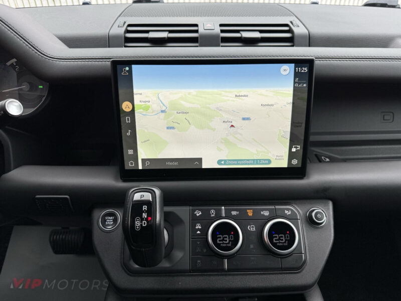 Land Rover Defender D300 R-Dynamic