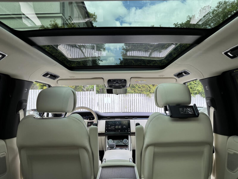 Land Rover Range Rover D300 Autobiography