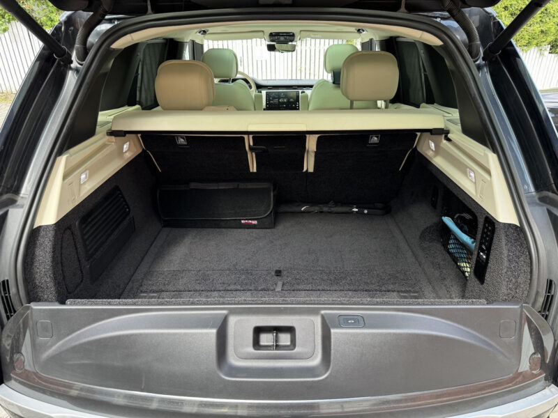 Land Rover Range Rover D300 Autobiography