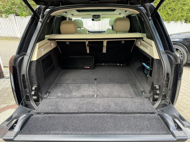 Land Rover Range Rover D300 Autobiography