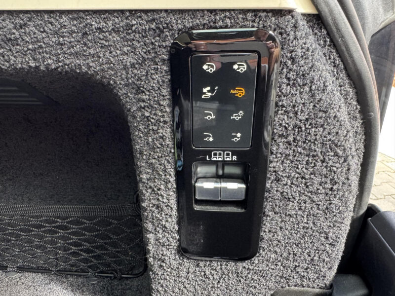 Land Rover Range Rover D300 Autobiography