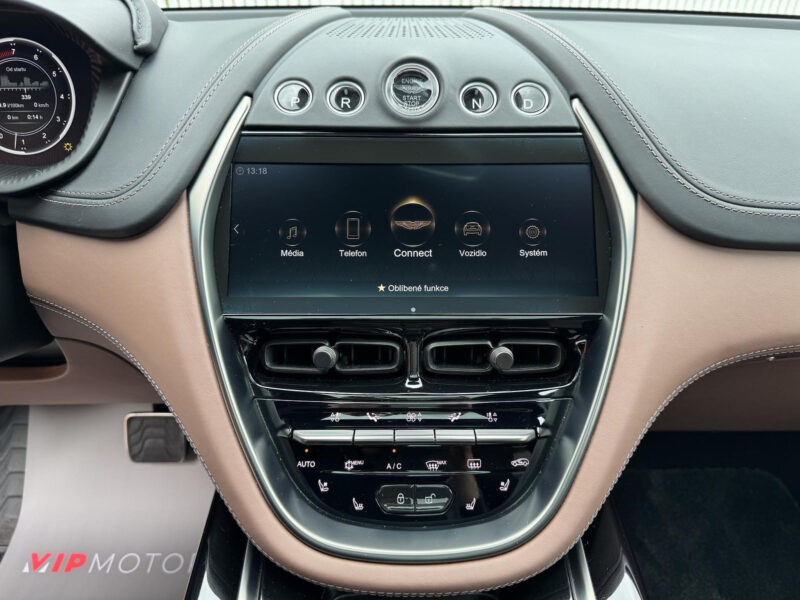 Aston Martin DBX V8