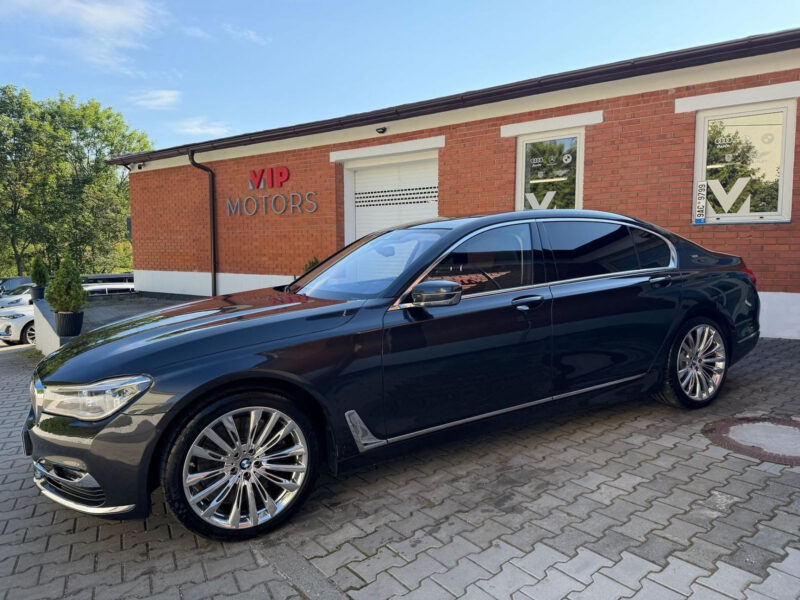 BMW 760Li xDrive V12 Individual