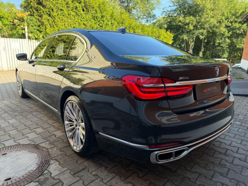 BMW 760Li xDrive V12 Individual