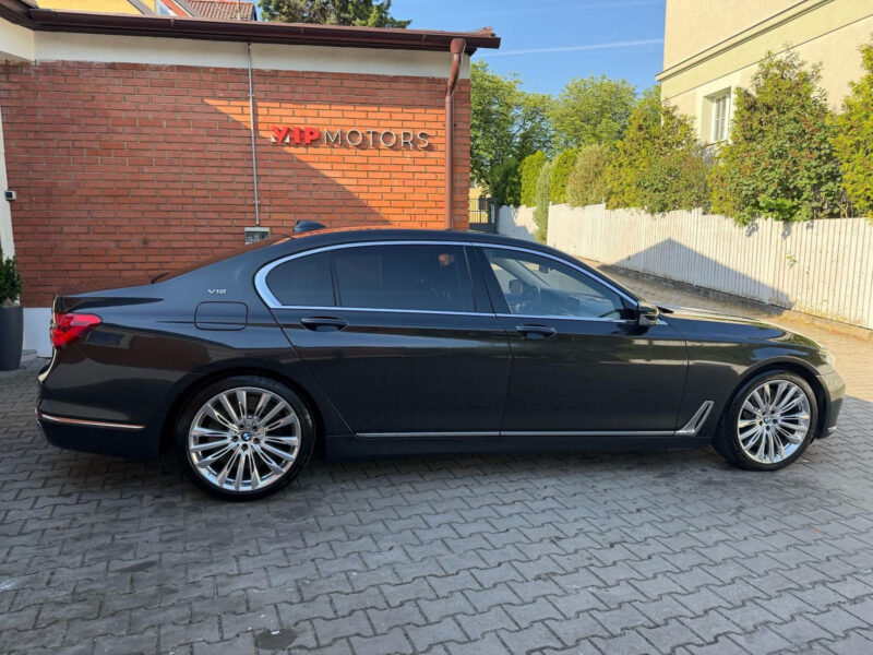 BMW 760Li xDrive V12 Individual