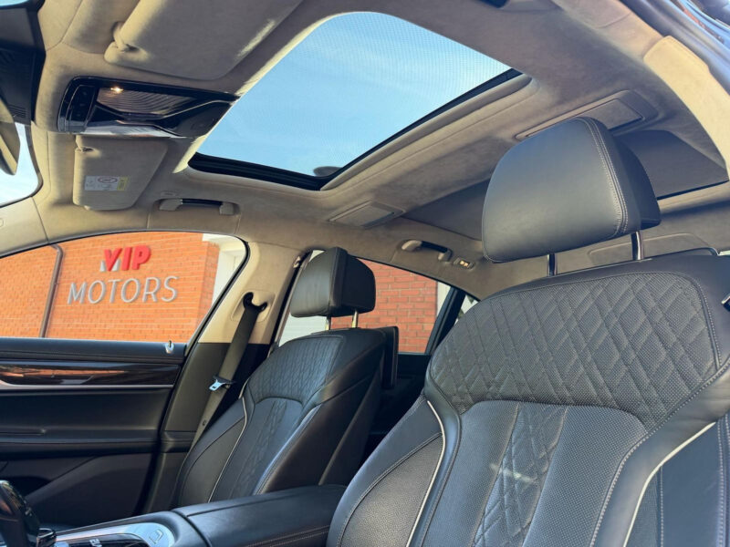 BMW 760Li xDrive V12 Individual