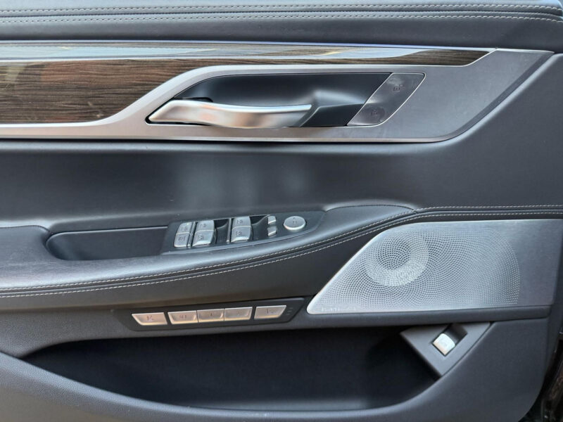 BMW 760Li xDrive V12 Individual