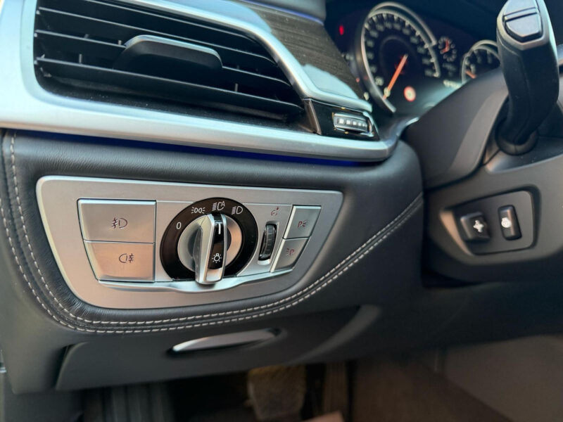BMW 760Li xDrive V12 Individual