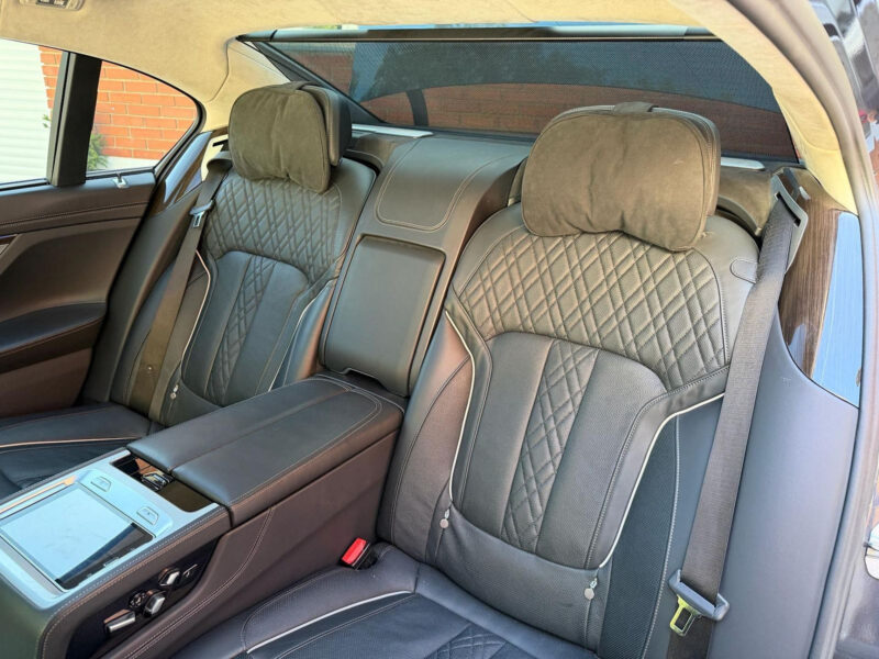 BMW 760Li xDrive V12 Individual