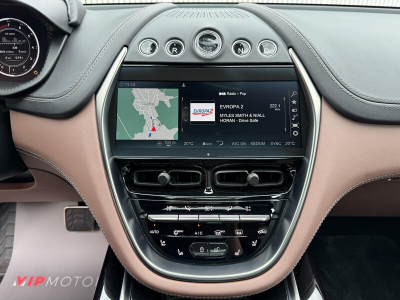 Aston Martin DBX V8