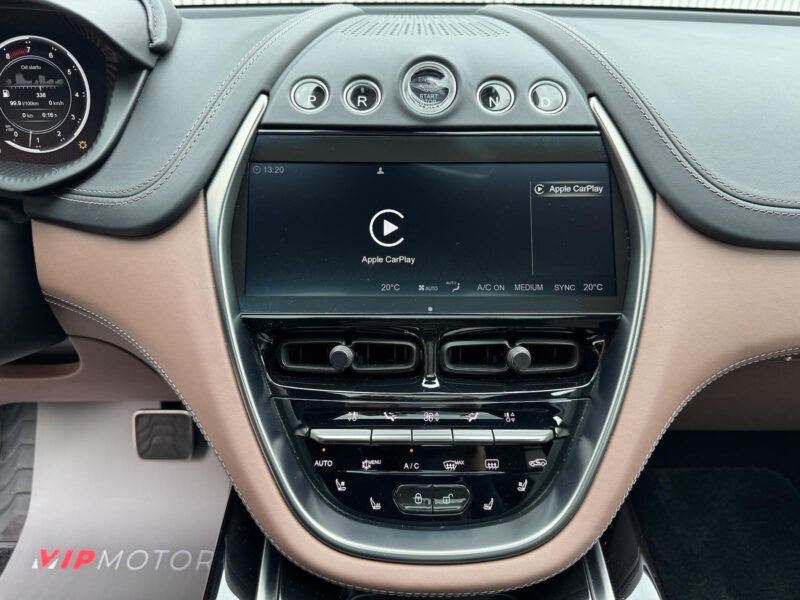 Aston Martin DBX V8