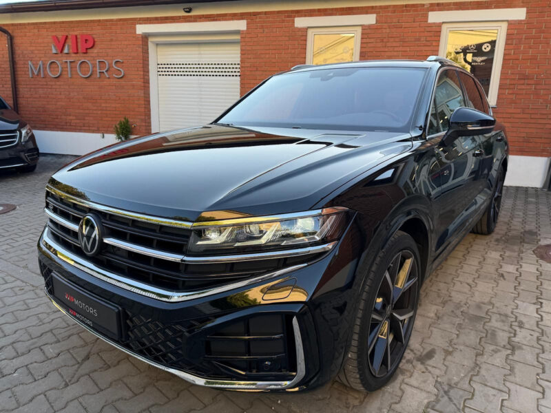 Volkswagen Touareg 3.0 TDI R-Line 210 kW, R22, DCC, Noční vidění