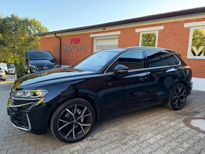 Volkswagen Touareg 3.0 TDI R-Line 210 kW, R22, DCC, Noční vidění