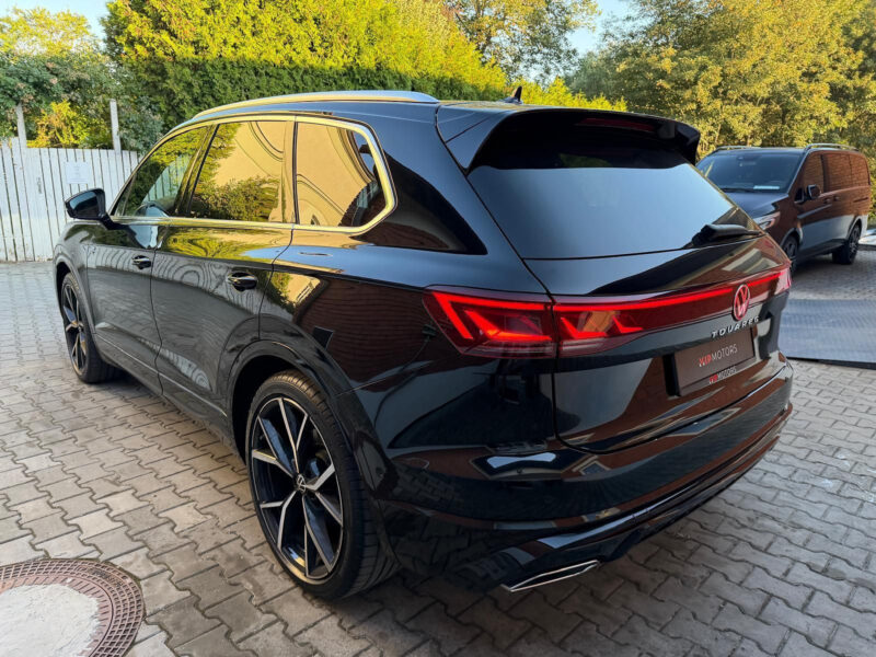 Volkswagen Touareg 3.0 TDI R-Line 210 kW, R22, DCC, Noční vidění