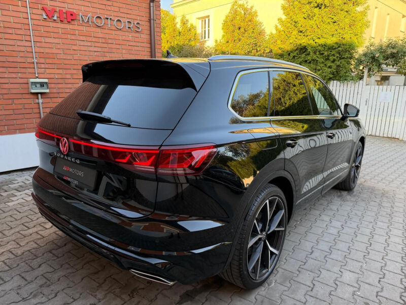 Volkswagen Touareg 3.0 TDI R-Line 210 kW, R22, DCC, Noční vidění