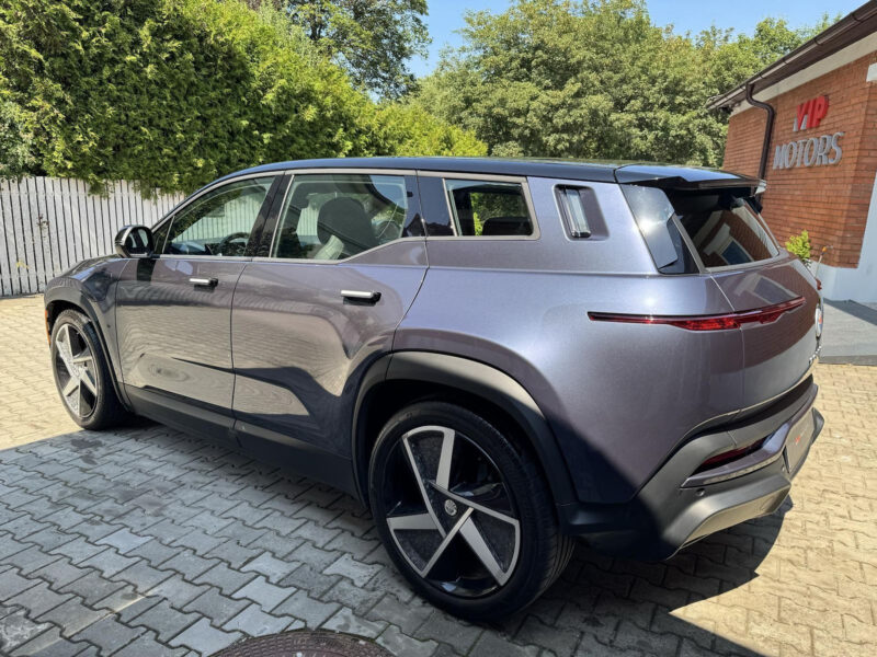 Fisker Ocean Extreme 420 kW, Solární panoramatická střecha, R22