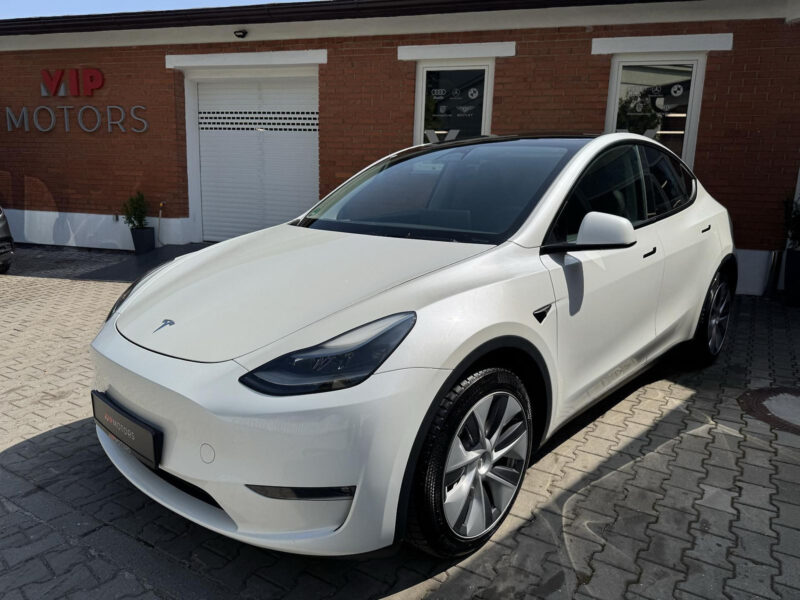 Tesla Model Y Long Range AWD 378 kW, Panorama, Tažné zařízení