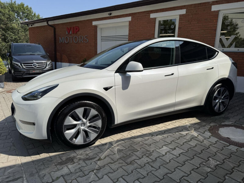 Tesla Model Y Long Range AWD 378 kW, Panorama, Tažné zařízení